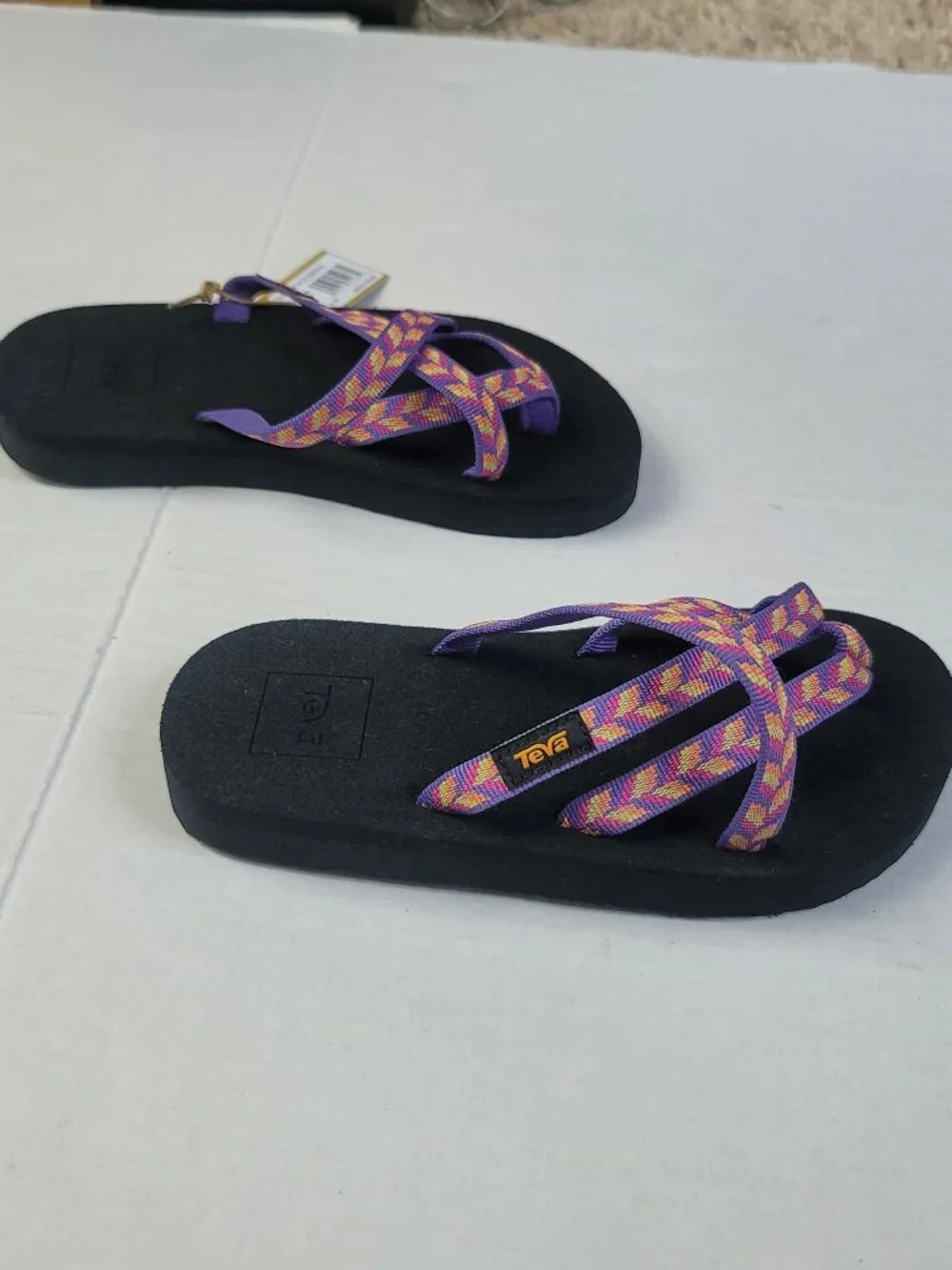 NWT Teva Kids Olowahu Flip Flops Size 1 Purple Multi Sport Sandals Comfort